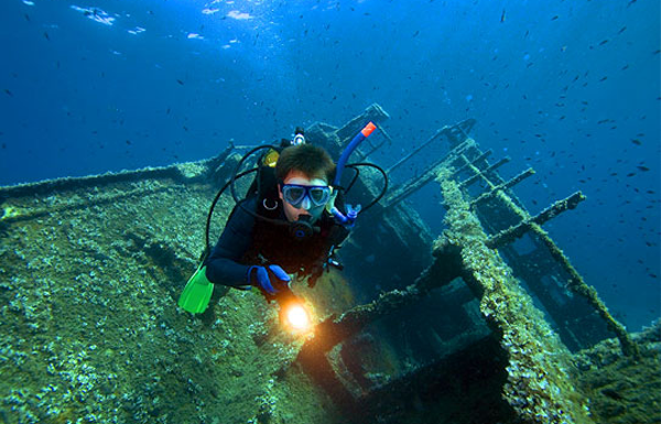 Full-Day Wreck Diving in Hurghada